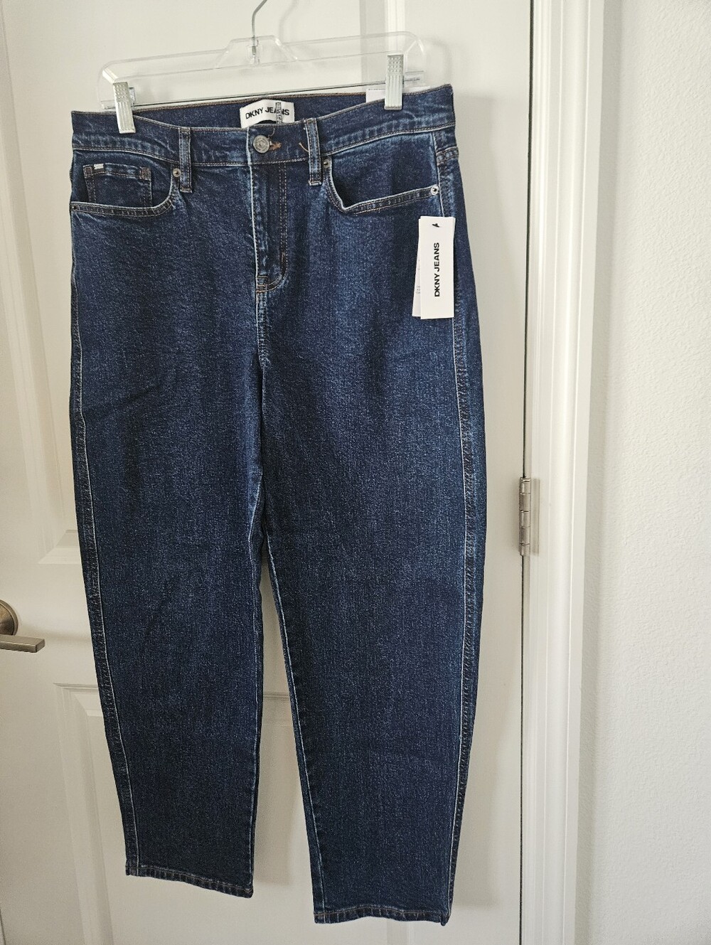 Nwt DKNY Womens Mid Rise Barrel Leg Jeans Size 30, 27" Inseam